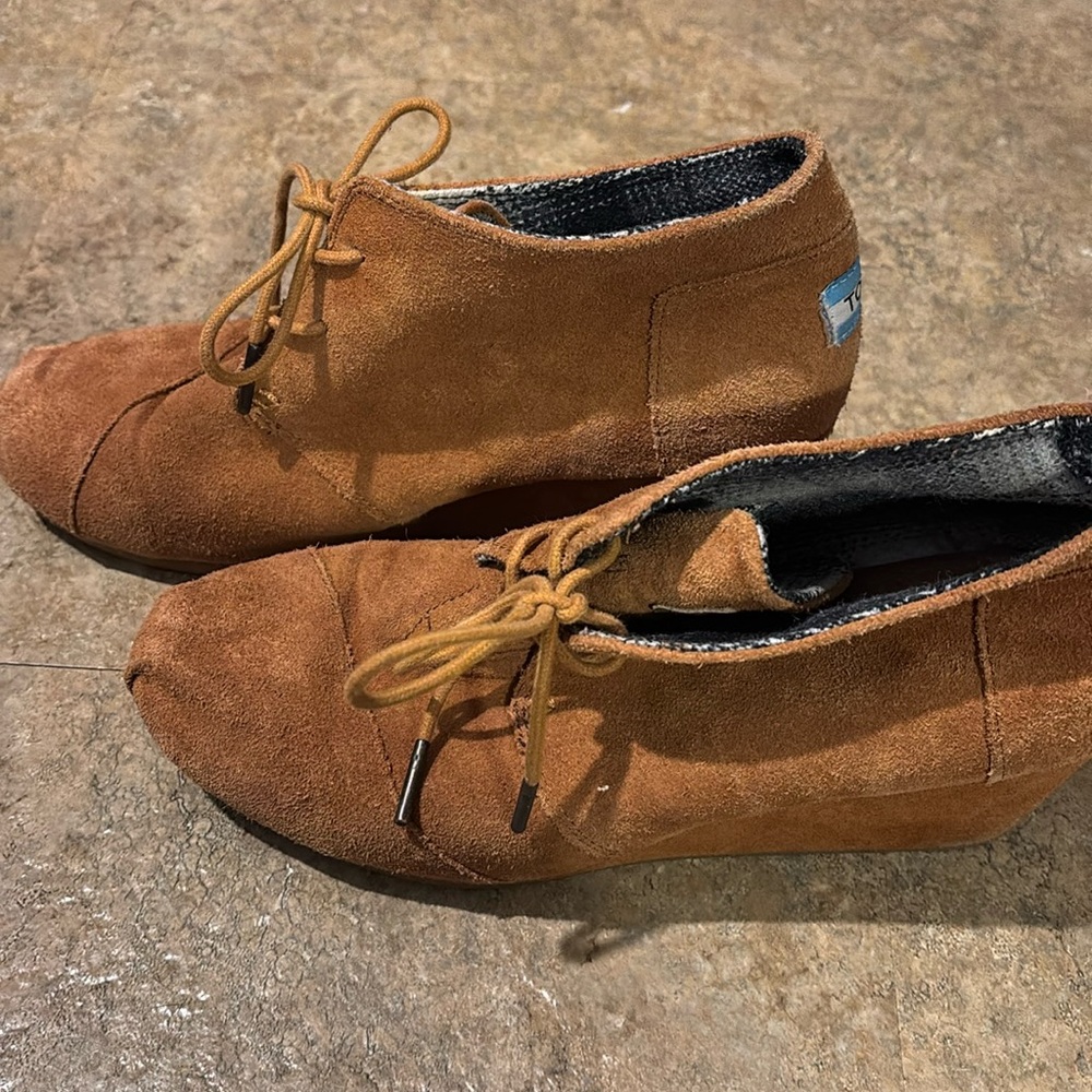 TOMS Desert Bootie Wedge Size 10